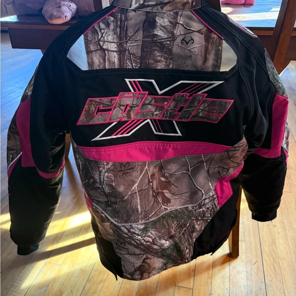 Castle Racing Kids Camo and Pink Puffer Jacket - Picture 2 of 2